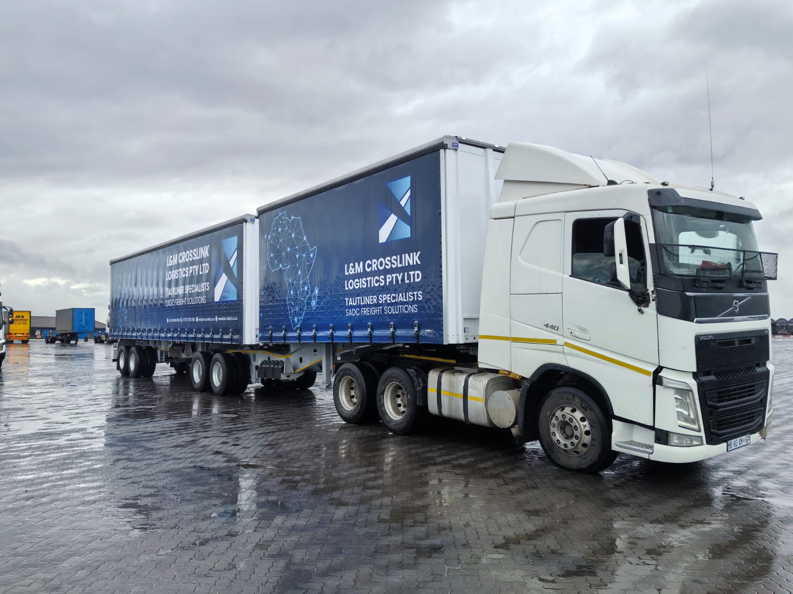 L&M Crosslink logistics fleet