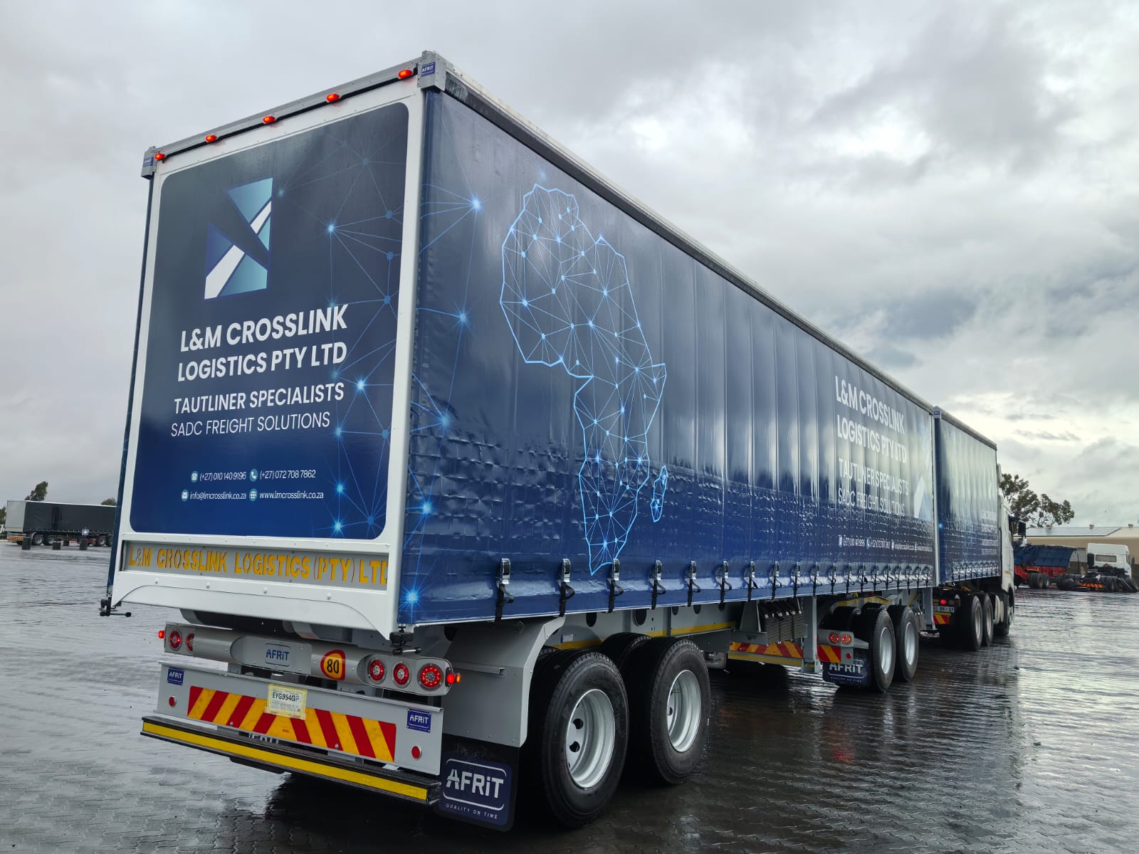 L&M Crosslink cargo loading