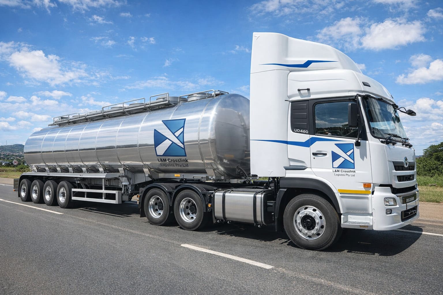 Tanker truck for liquid bulk transport